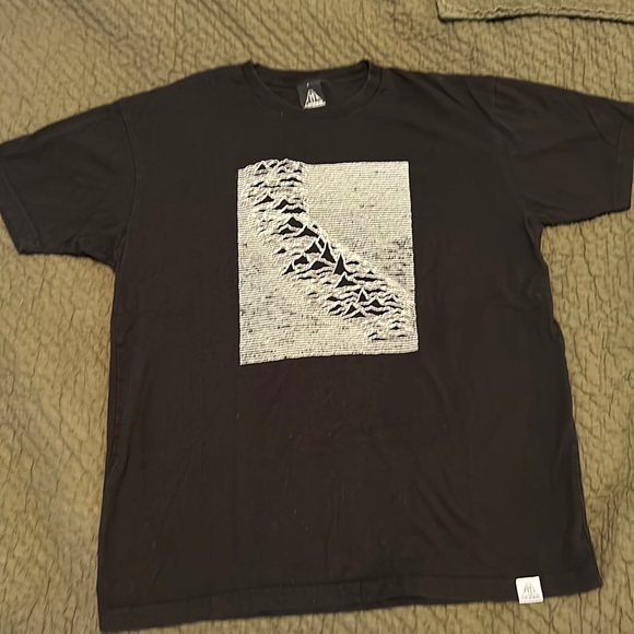 UPPER PLAYGROUND- TECTONICS MEN'S GRAPHIC TEE Size L - Picture 1 of 5